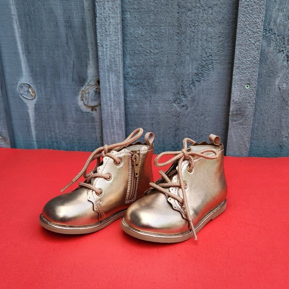 Gap Gold Hi Top Toddler Shoes Size 7 Never Worn - Picture 3 of 6